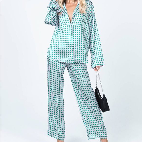 Satin suit set - Picture 2 of 3